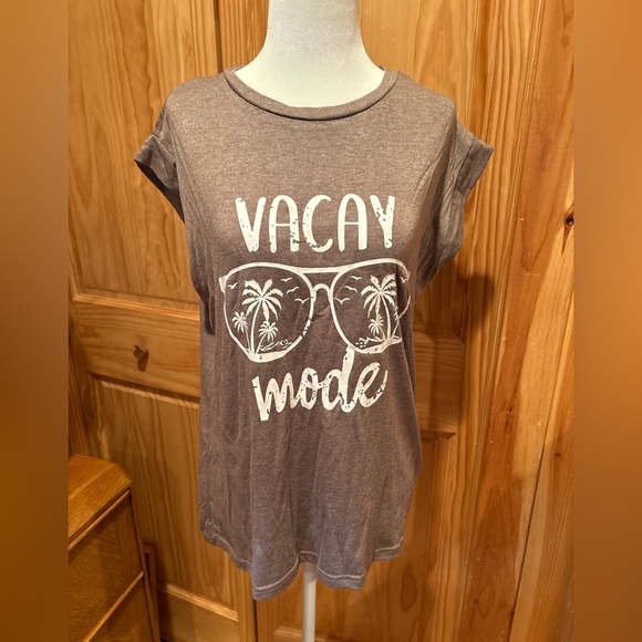 SHEIN 'Vacay Mode' Graphic T-Shirt woman’s - Picture 1 of 11